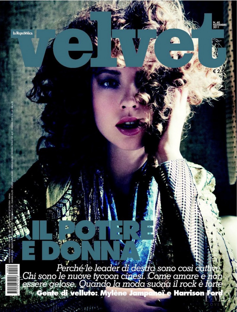Heloise Guerin featured on the Velvet Italy cover from November 2011