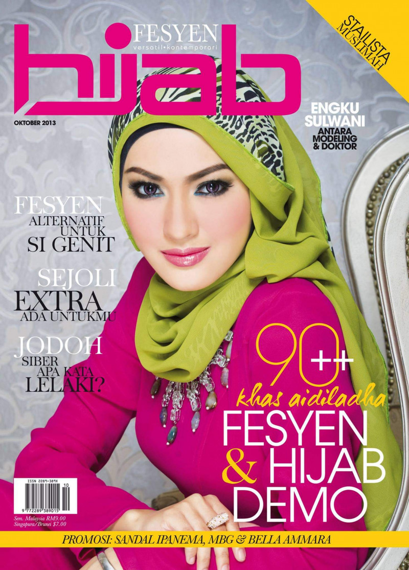  featured on the Hijab Fesyen cover from October 2013