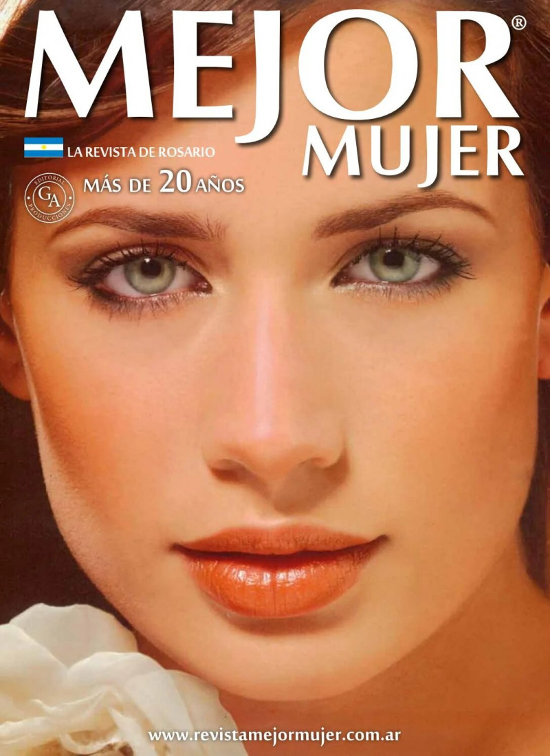  featured on the Mejor Mujer cover from December 2012