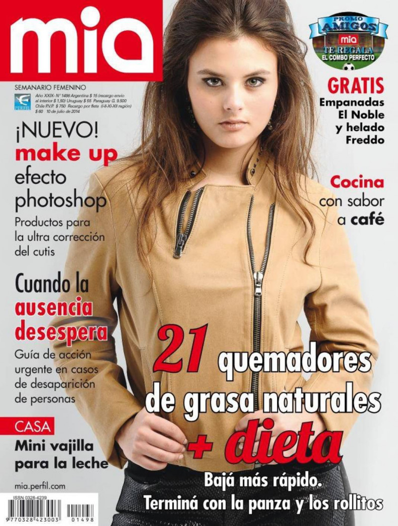  featured on the Mia Argentina cover from July 2014