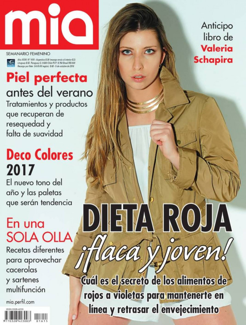 featured on the Mia Argentina cover from October 2016