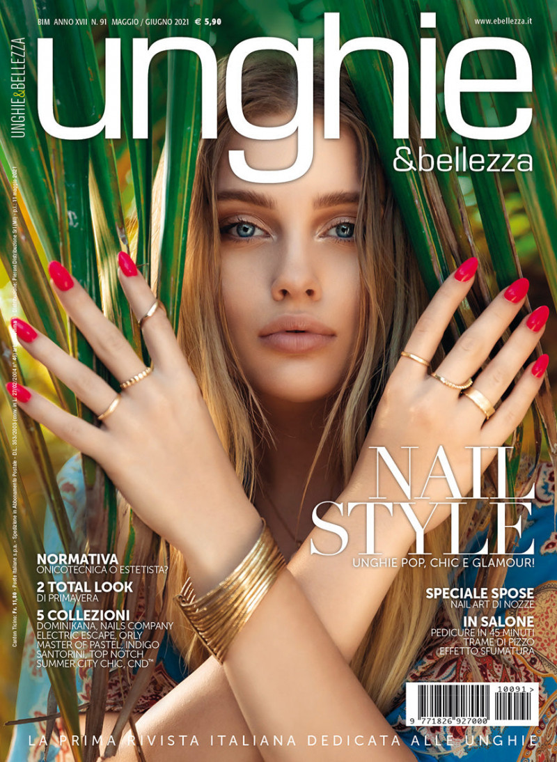  featured on the Unghie & Bellezza cover from May 2021