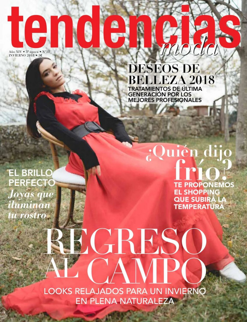  featured on the Tendencias Moda cover from December 2018