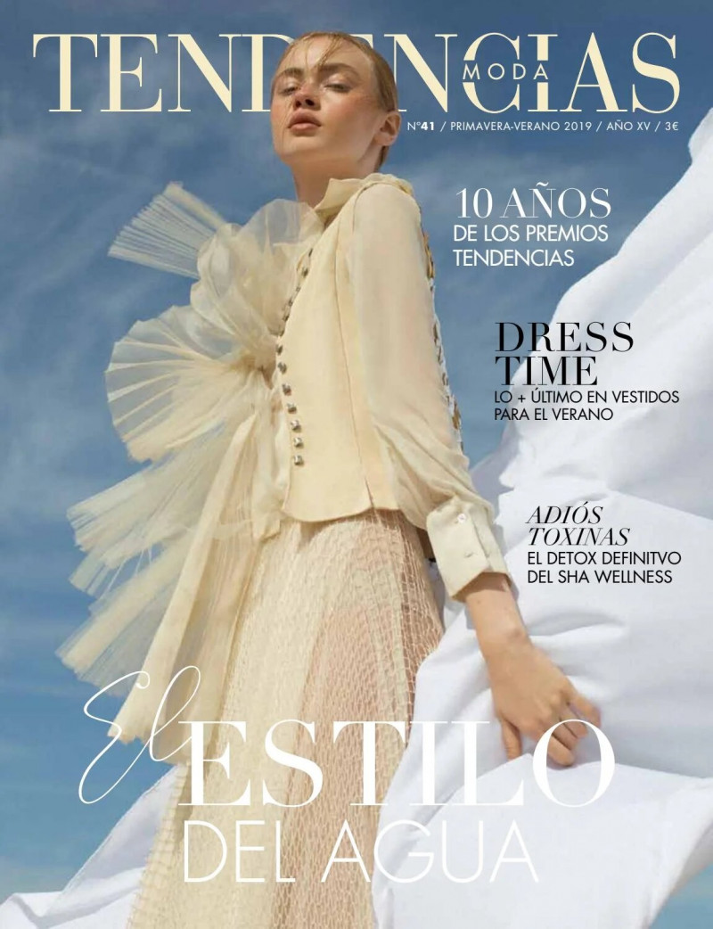  featured on the Tendencias Moda cover from March 2019