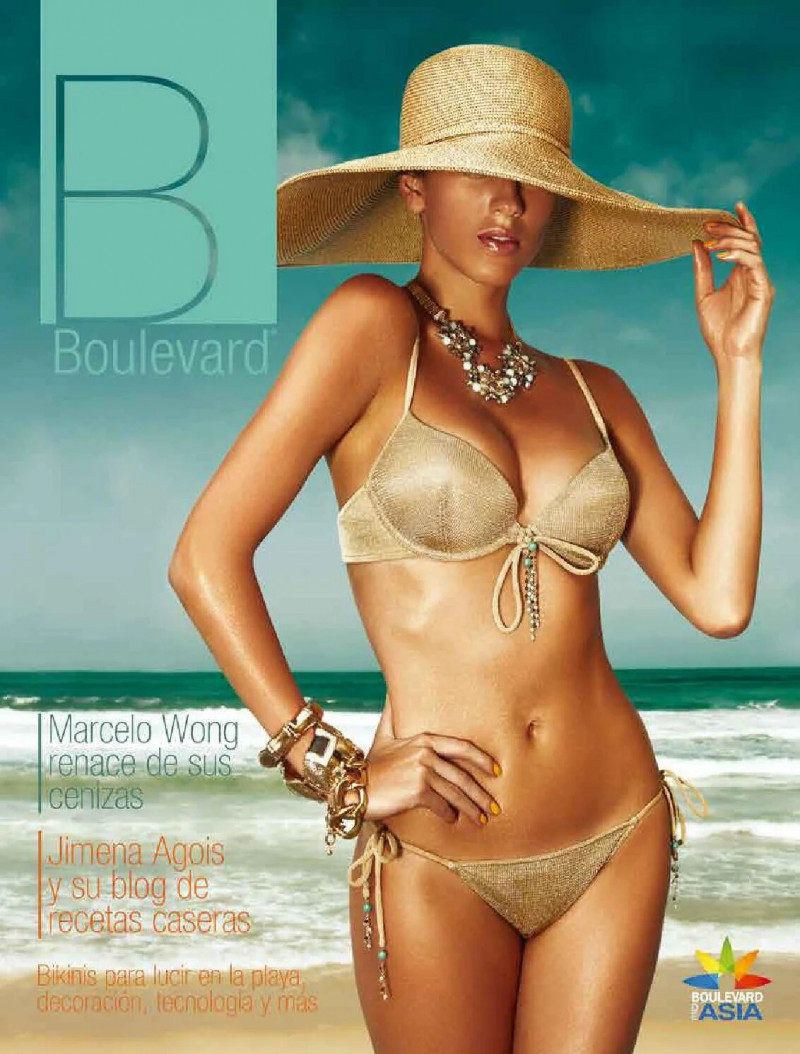 Carmen Rivera featured on the Revista Boulevard cover from February 2014