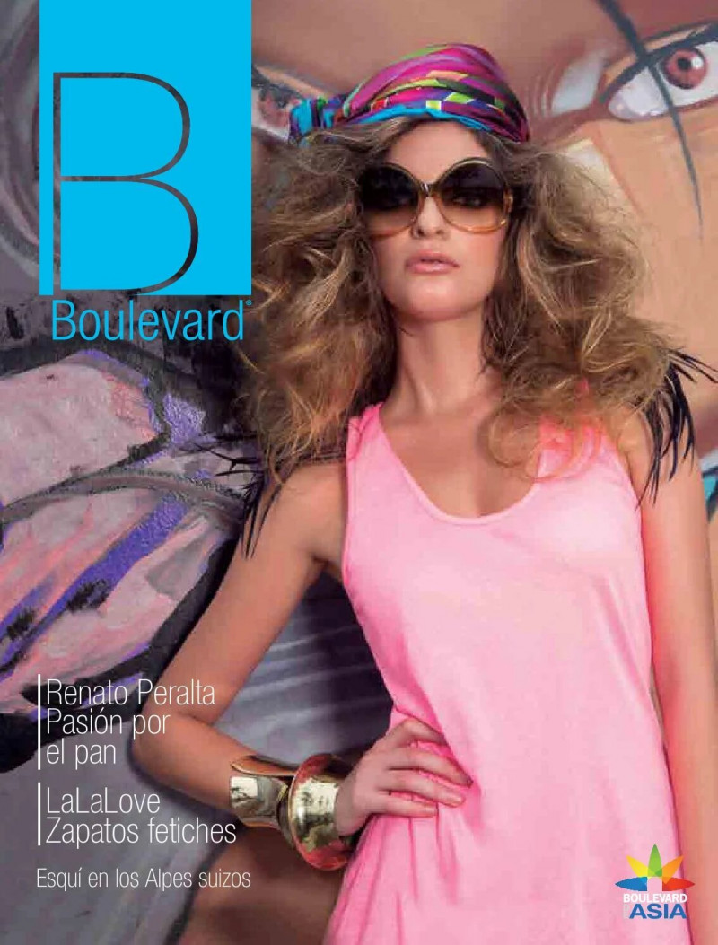 Debora Femenia featured on the Revista Boulevard cover from March 2014