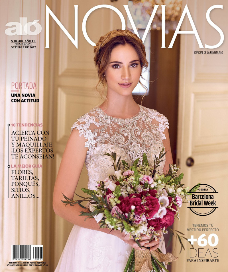 Claudia Ferrari featured on the Revista Aló Novias cover from October 2017