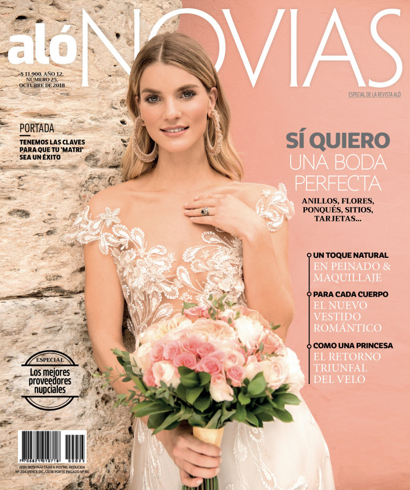 Isidora Antonia featured on the Revista Aló Novias cover from October 2018