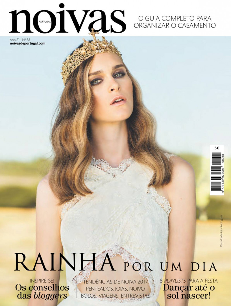Martina Vobornikova featured on the Noivas de Portugal cover from July 2016