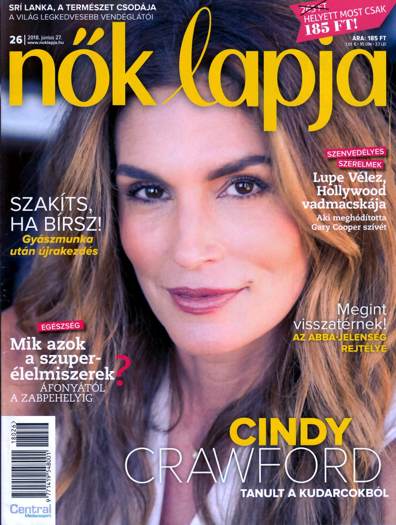 Cindy Crawford featured on the Nok Lapja cover from June 2018