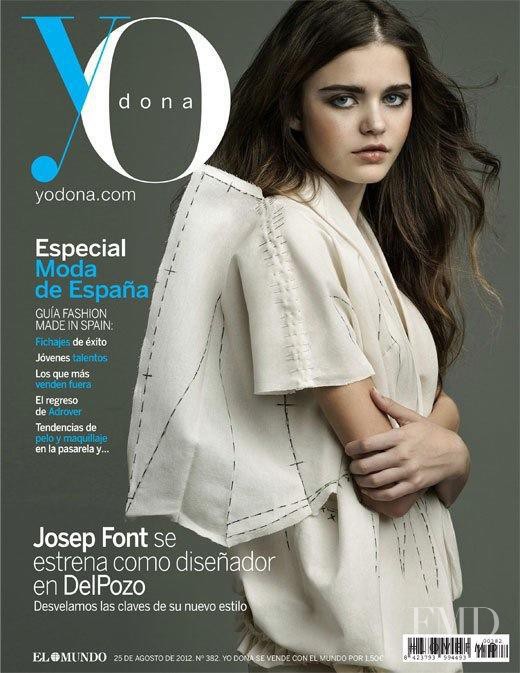 Kelsey Noyes featured on the Yo Dona cover from August 2012