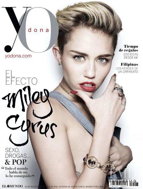 Miley Cyrus featured on the Yo Dona cover from November 2013