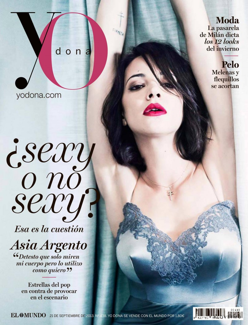 Asia Argento featured on the Yo Dona cover from September 2013