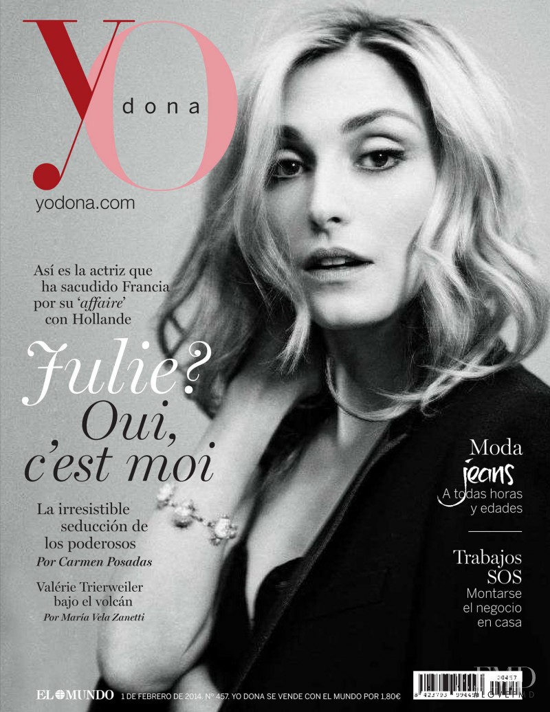 Julie Gayet featured on the Yo Dona cover from February 2014