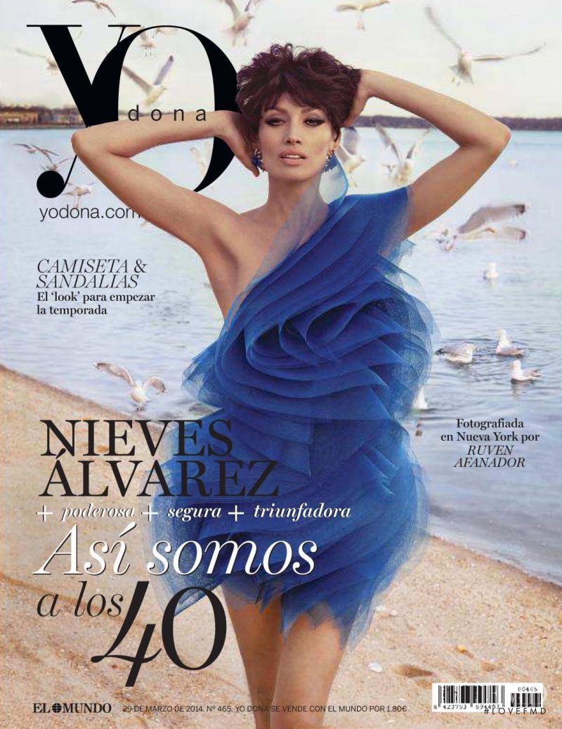 Nieves Alvarez featured on the Yo Dona cover from March 2014