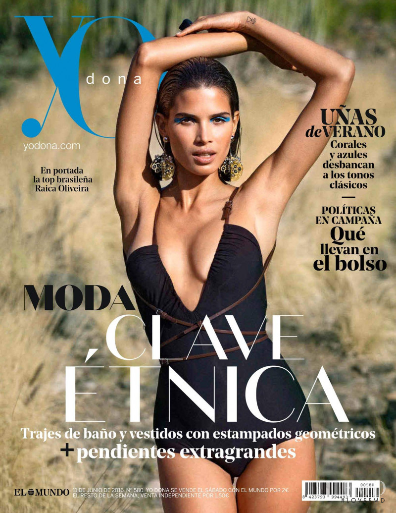 Raica Oliveira featured on the Yo Dona cover from June 2016