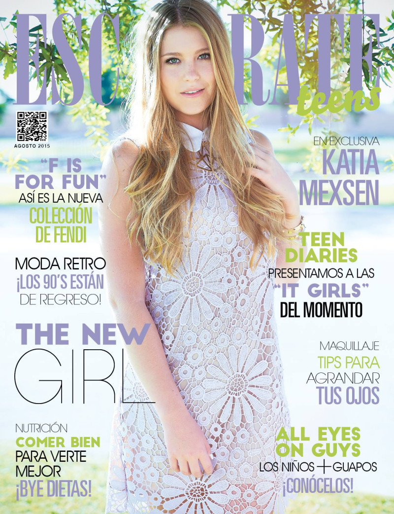 Katia Mexsen featured on the Escaparate Mexico cover from August 2015