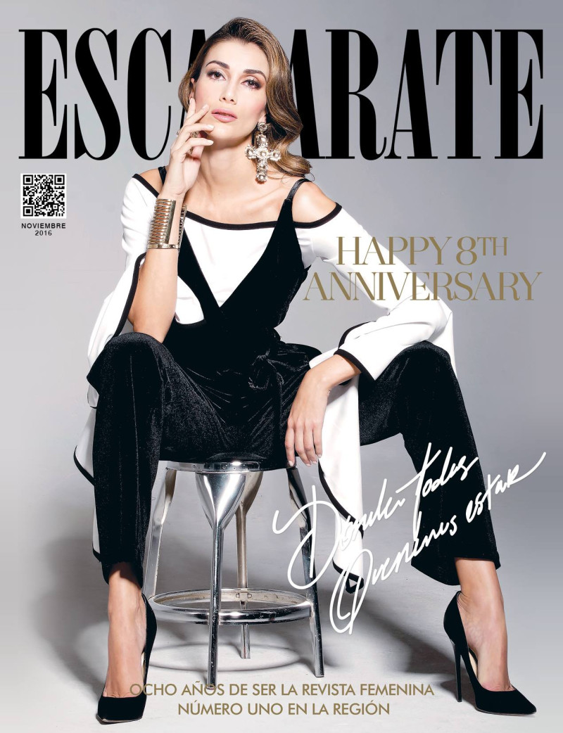 Pao Bustos featured on the Escaparate Mexico cover from November 2016