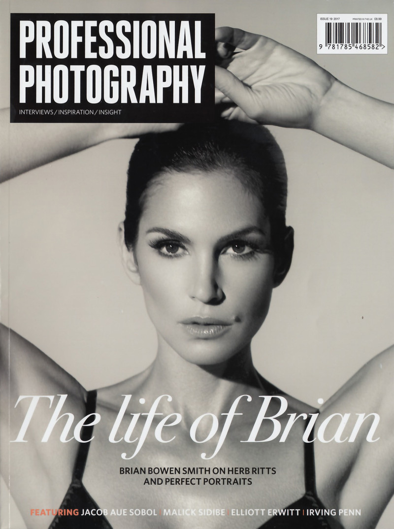 Cindy Crawford featured on the Professional Photographer cover from September 2017