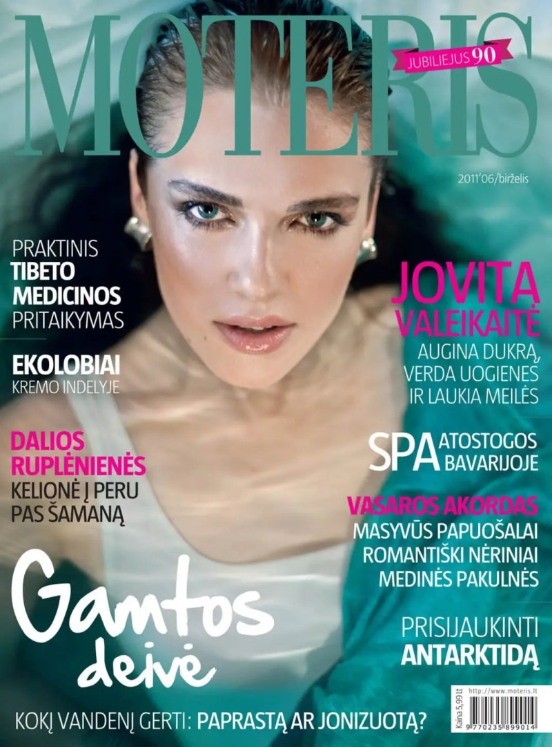  featured on the Moteris cover from June 2011