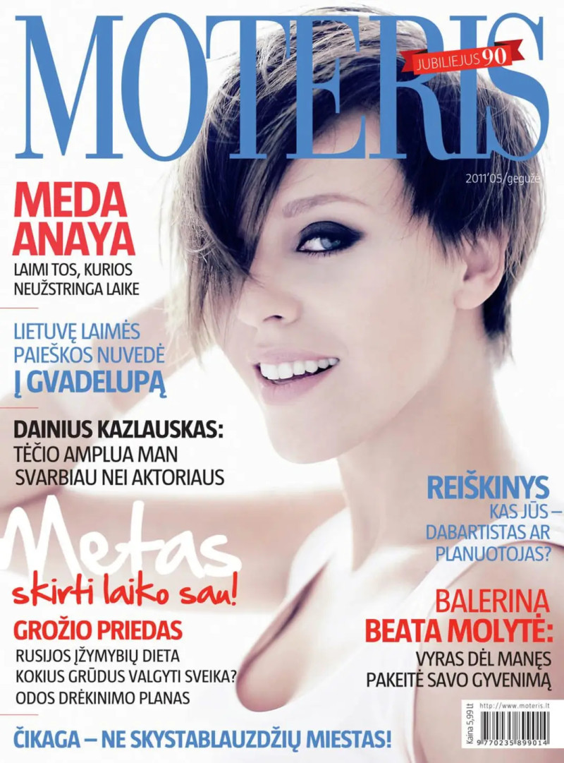  featured on the Moteris cover from May 2011