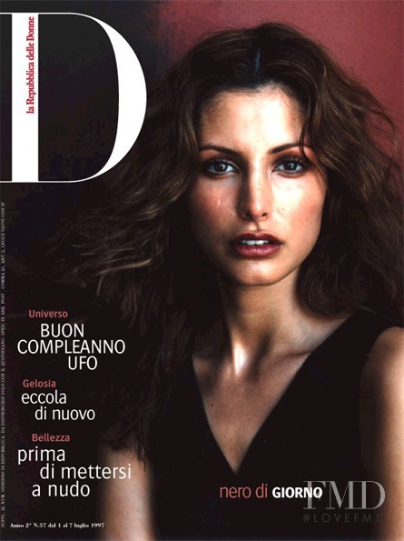 Elsa Benitez featured on the La Repubblica delle Donne cover from July 1997