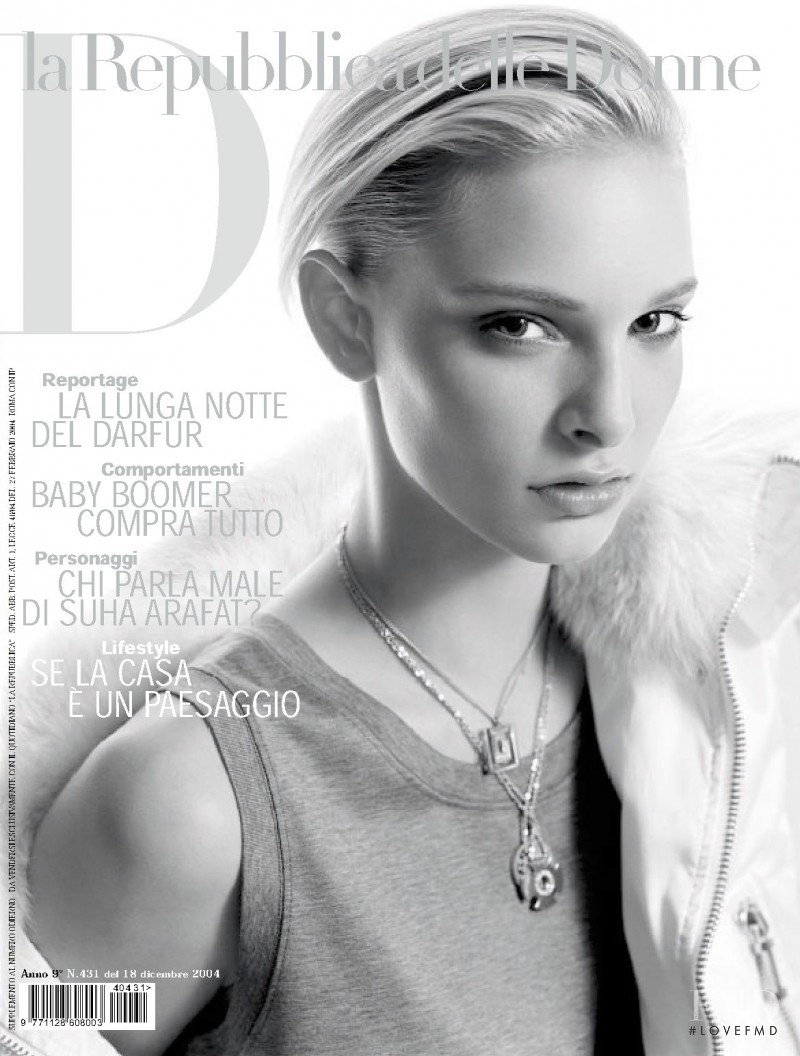  featured on the La Repubblica delle Donne cover from December 2004