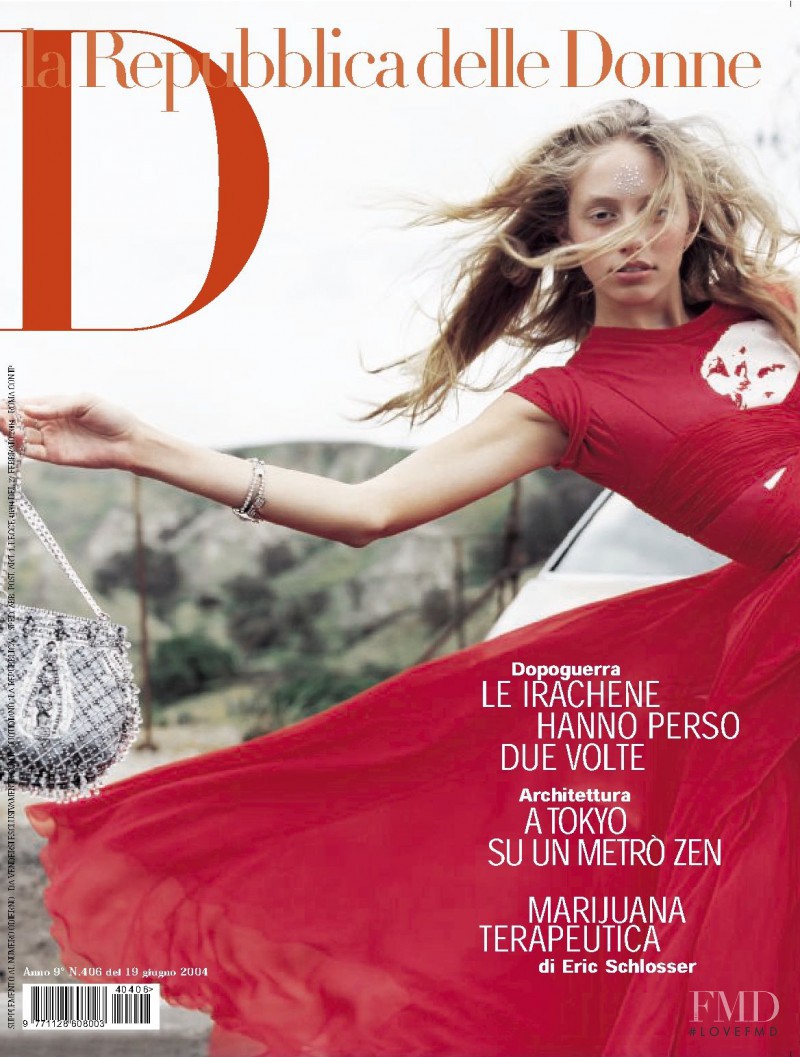  featured on the La Repubblica delle Donne cover from June 2004