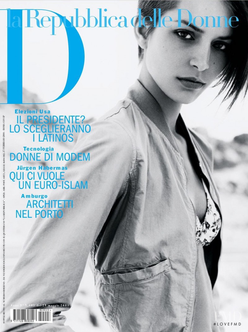  featured on the La Repubblica delle Donne cover from May 2004