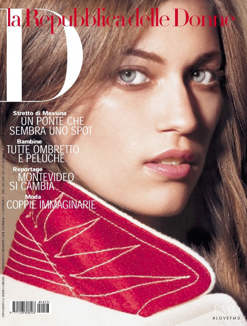  featured on the La Repubblica delle Donne cover from October 2004