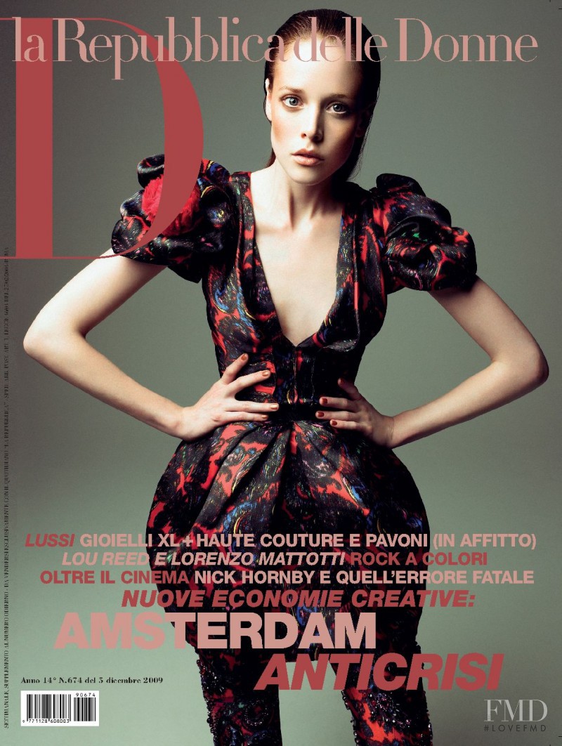 Valeria García featured on the La Repubblica delle Donne cover from December 2009