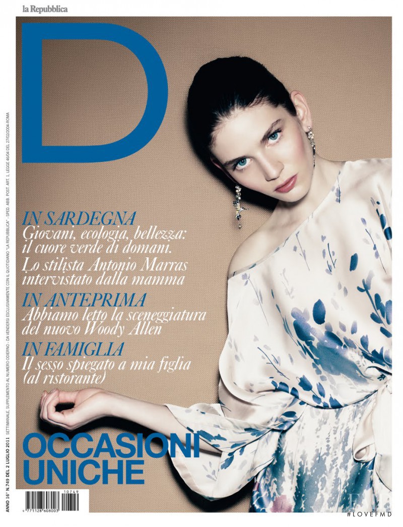 Carrie Anne Burton featured on the La Repubblica delle Donne cover from July 2011