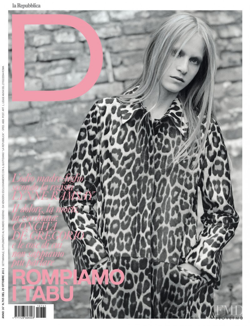 Jenny Sinkaberg featured on the La Repubblica delle Donne cover from October 2011