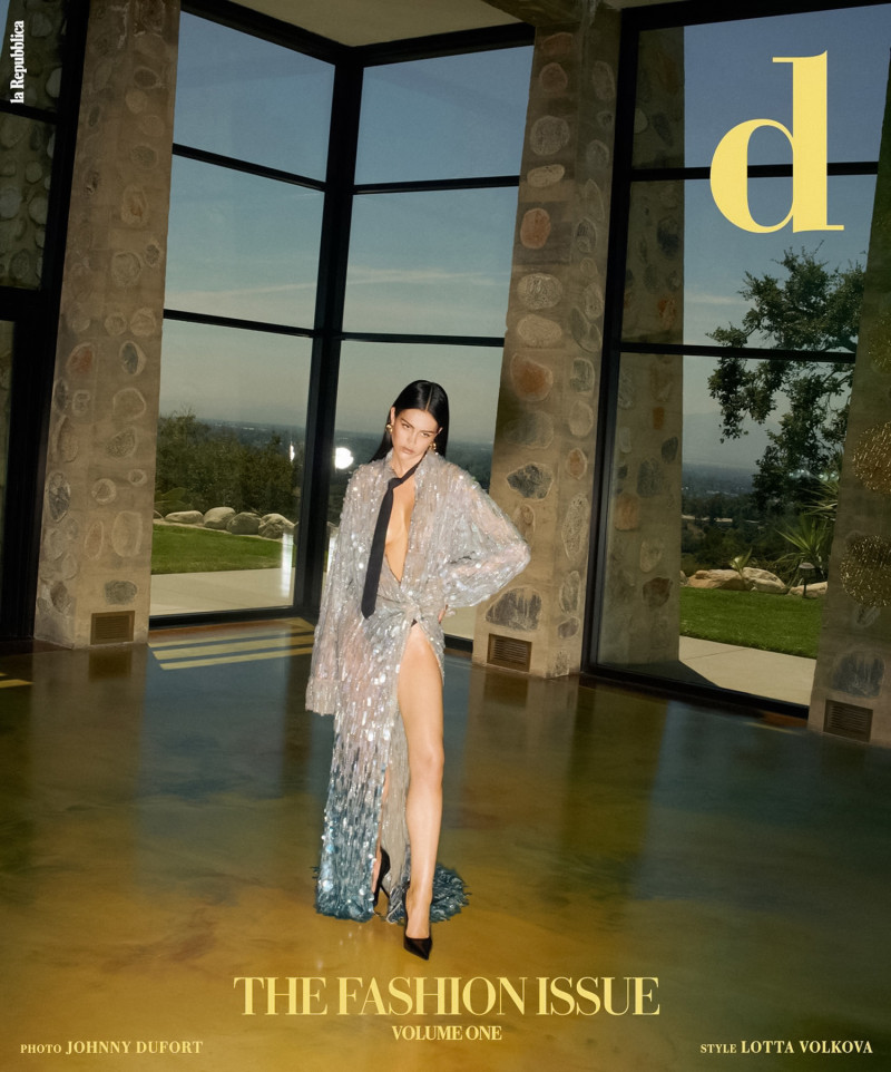 Amelia Gray Hamlin featured on the La Repubblica delle Donne cover from September 2023