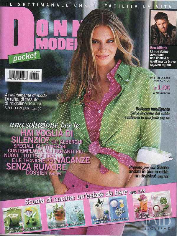  featured on the DONNA MODERNA cover from July 2007