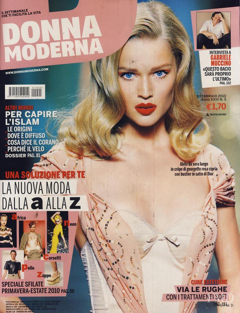 Toni Garrn featured on the DONNA MODERNA cover from February 2010