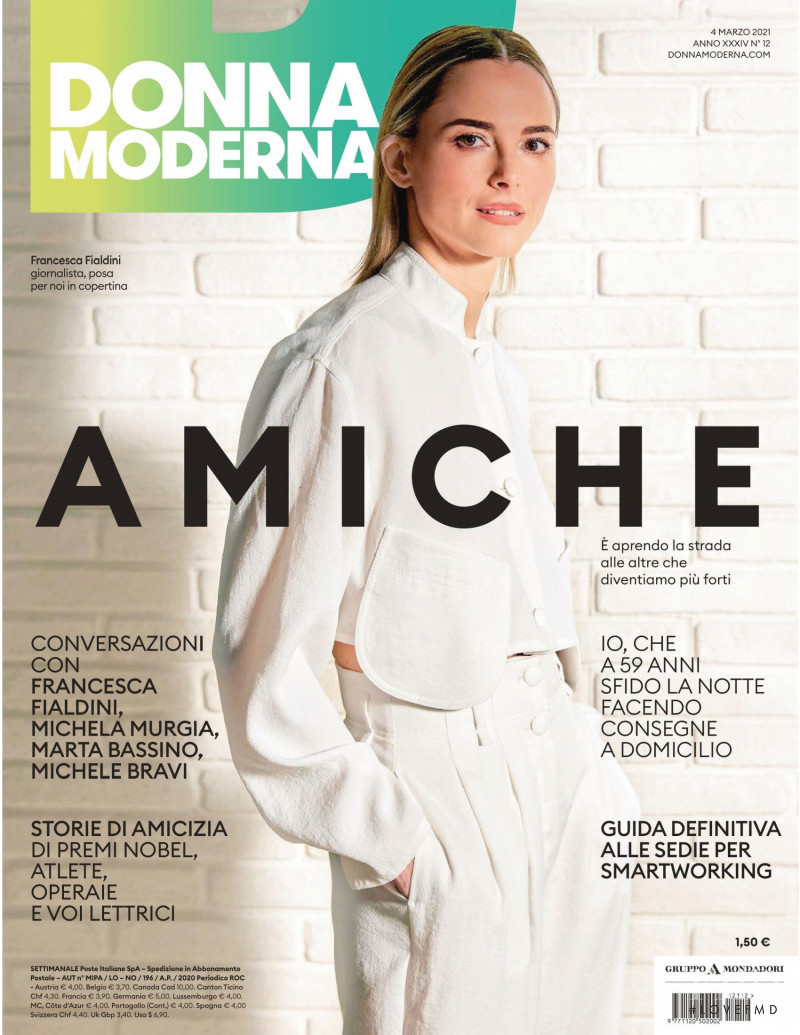  featured on the DONNA MODERNA cover from March 2021