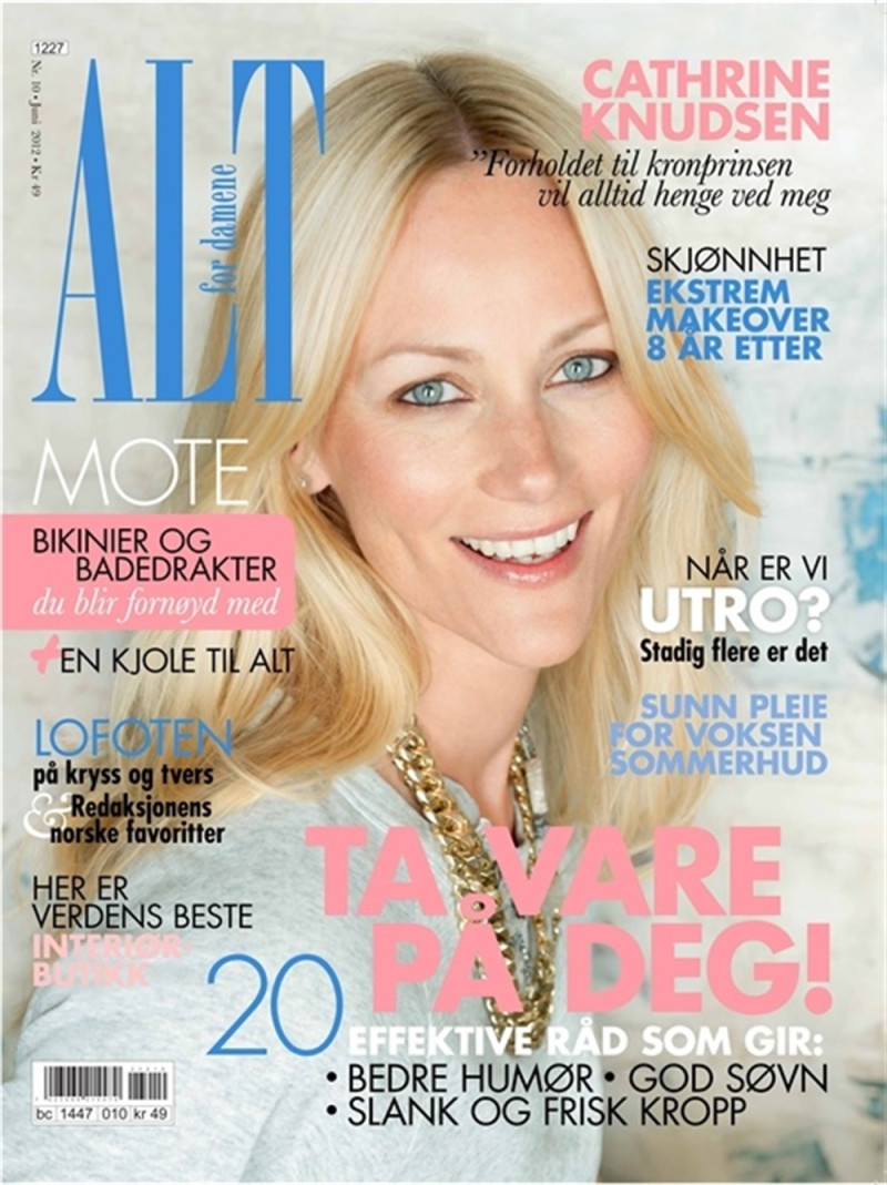 Cathrine Knudsen featured on the Alt For Damerne Norway cover from June 2012