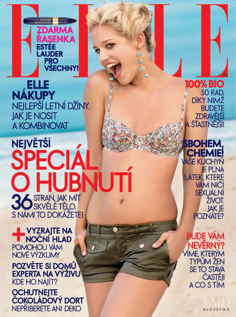Julie Ordon featured on the Elle Czech cover from May 2007