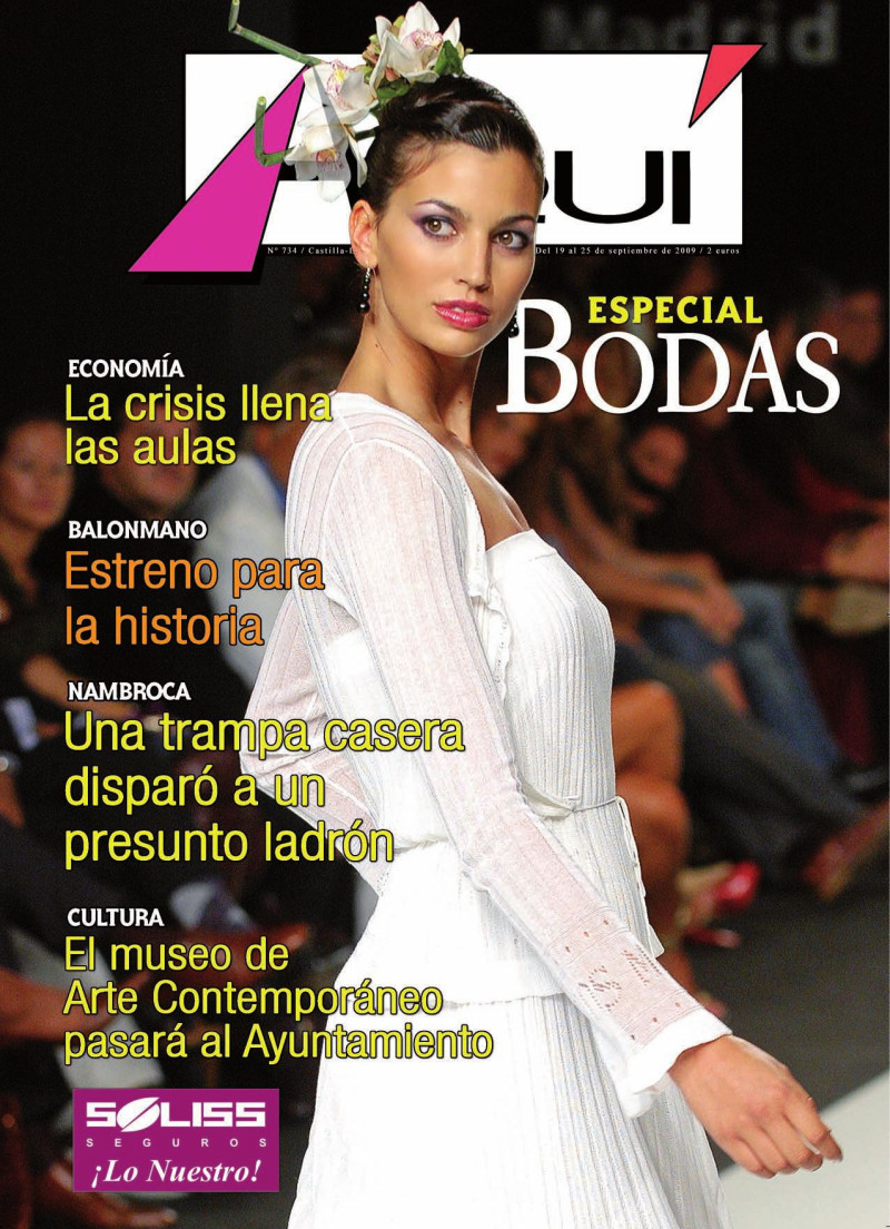 Davinia Pelegri featured on the Revista Aquí cover from September 2009