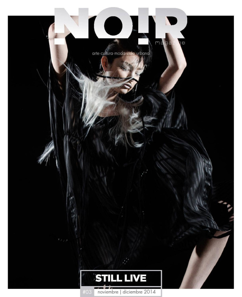 Annie van Rickley featured on the Noir Magazine Mexico cover from November 2014
