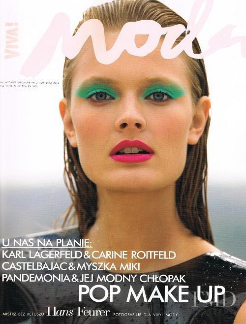 Constance Jablonski featured on the Viva! Moda cover from June 2012