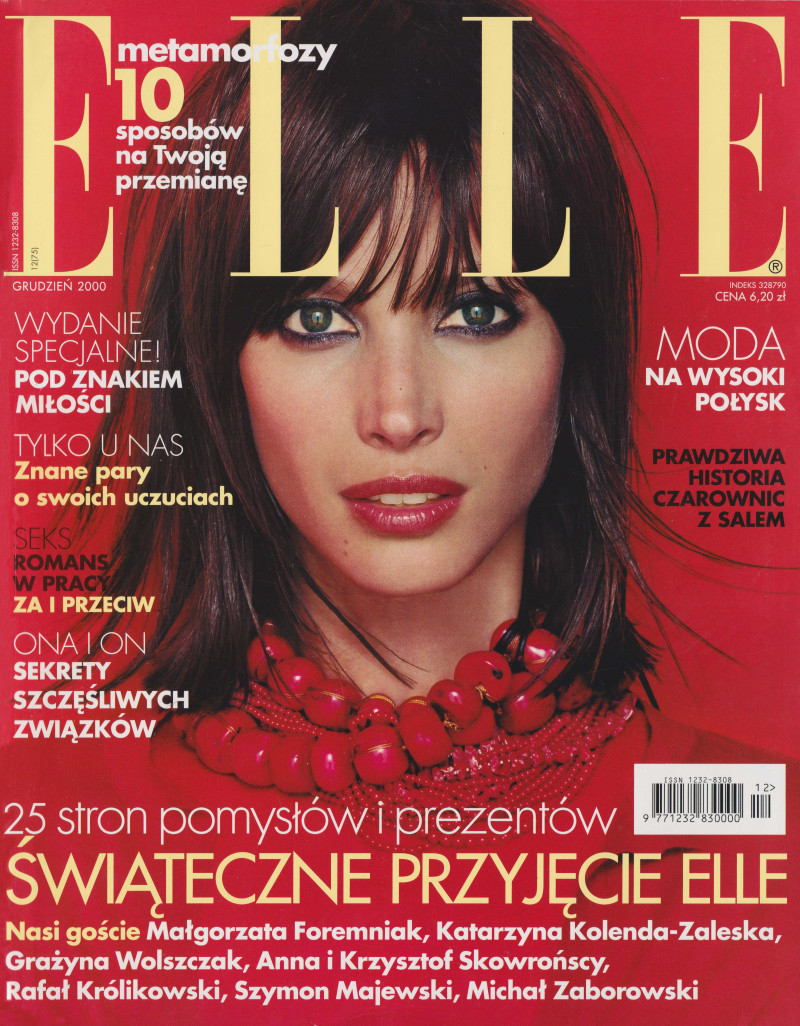 Christy Turlington featured on the Elle Poland cover from December 2000