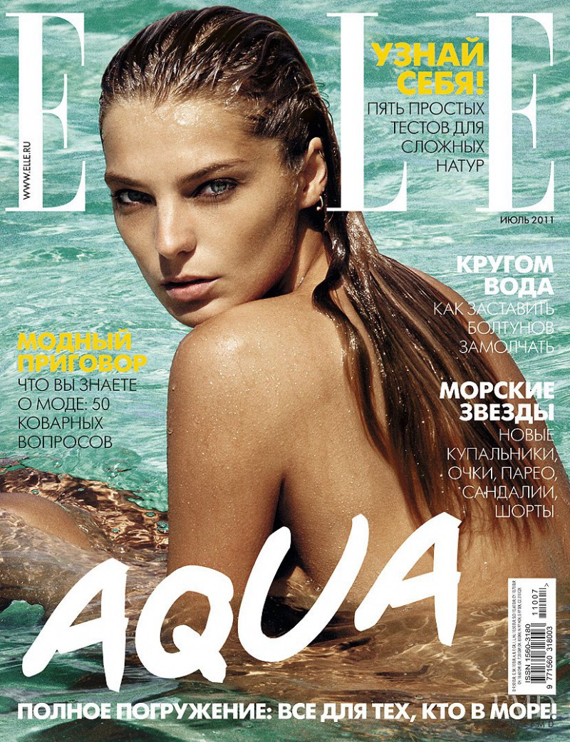 Daria Werbowy featured on the Elle Russia cover from July 2011