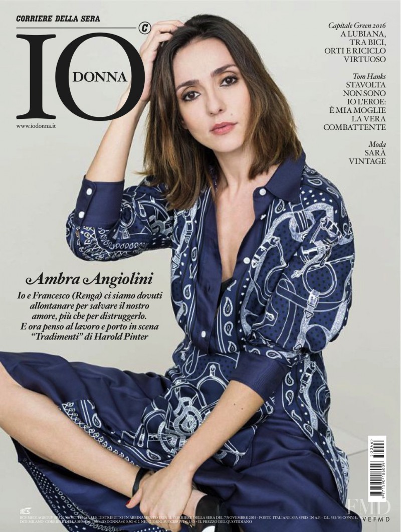 Ambra Angiolini featured on the Io Donna cover from November 2015