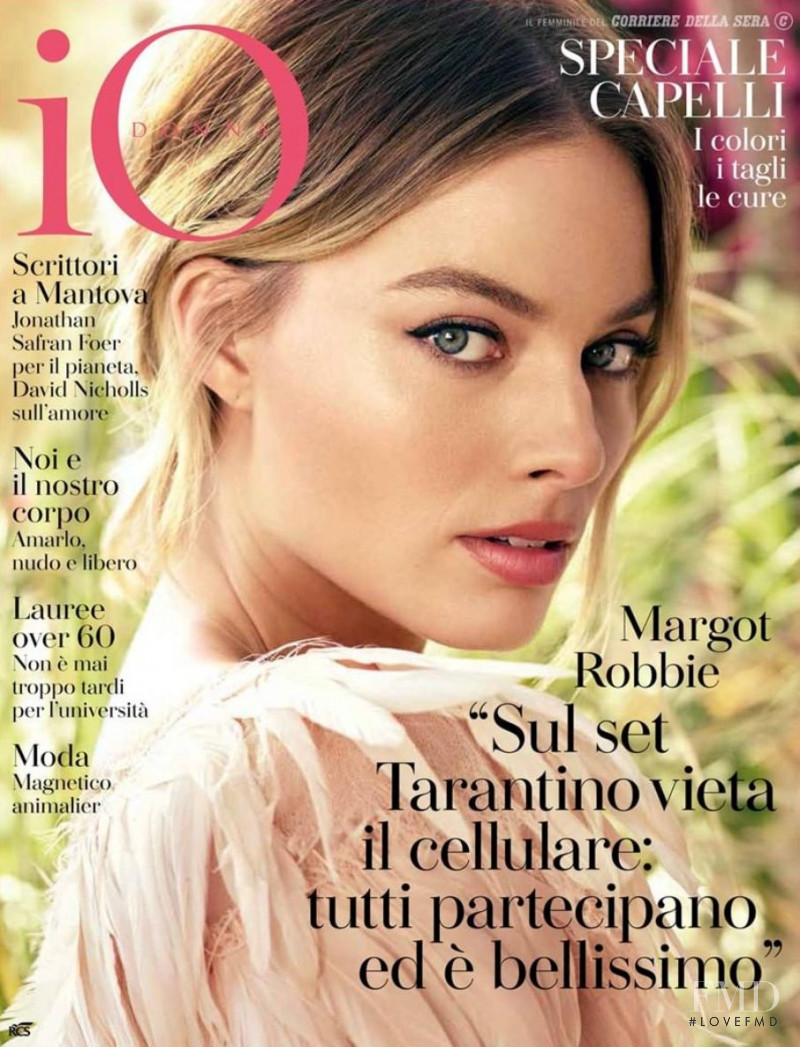 Margot Robbie. featured on the Io Donna cover from September 2019