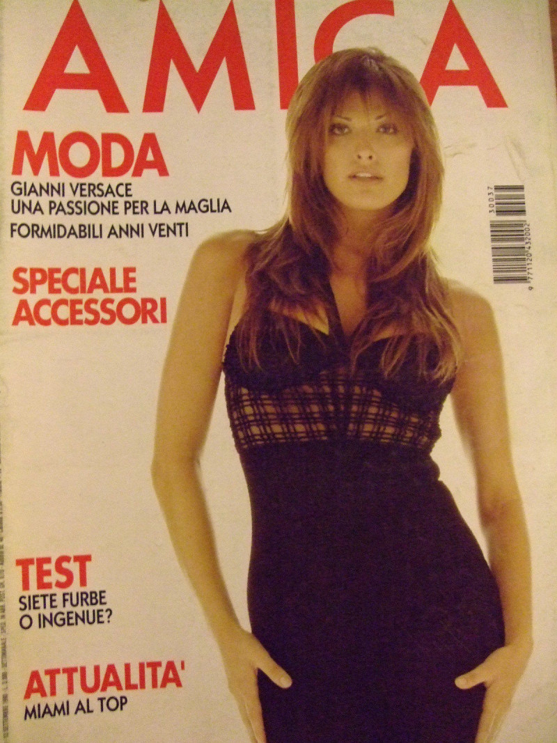 Shana Zadrick featured on the AMICA Italy cover from October 1993