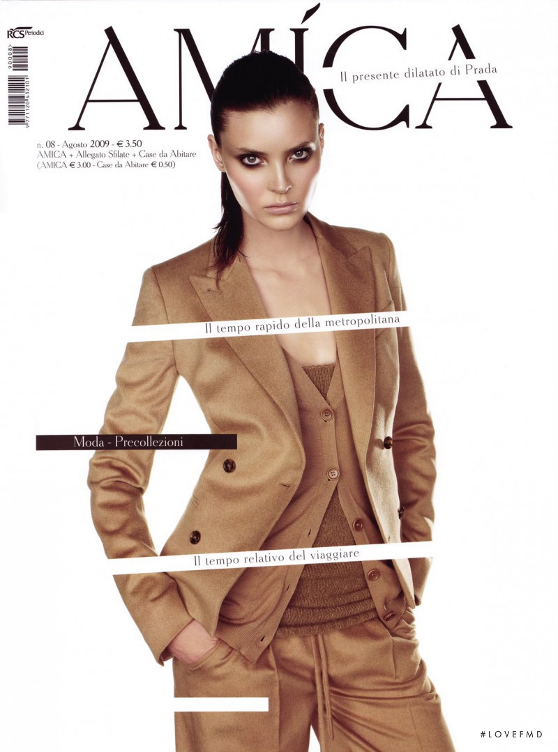 Alison Nix featured on the AMICA Italy cover from August 2009