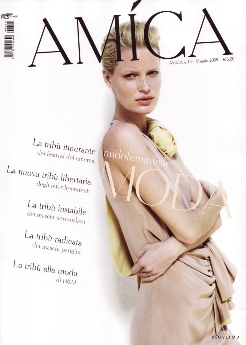 Caroline Winberg featured on the AMICA Italy cover from May 2009