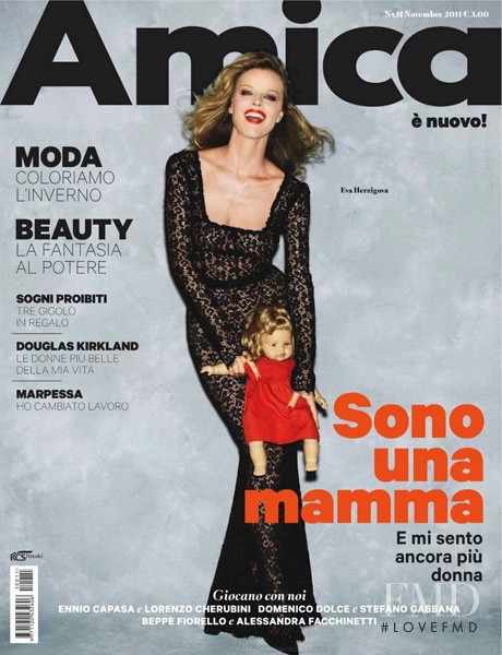 Eva Herzigova featured on the AMICA Italy cover from November 2011